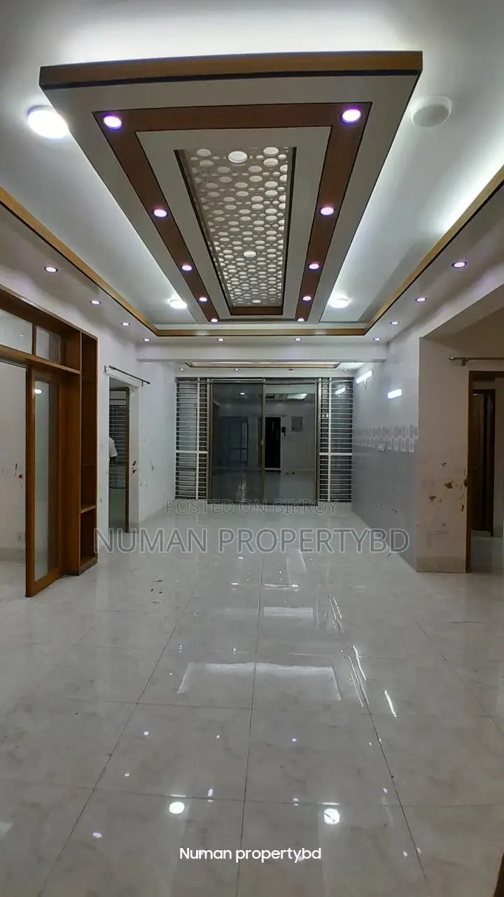 2100 sft 3 bed Full inter design new Luxury smai furnish flat rent