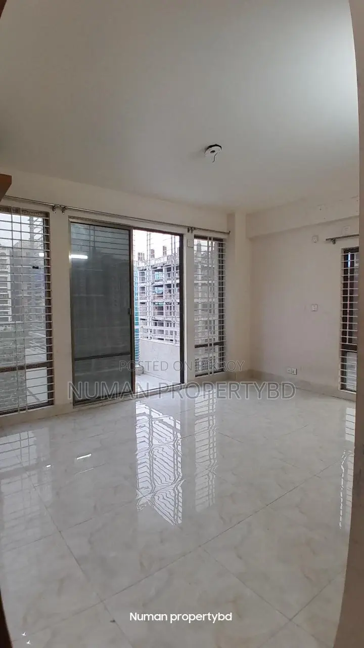 2100 sft 3 bed Full inter design new Luxury smai furnish flat rent