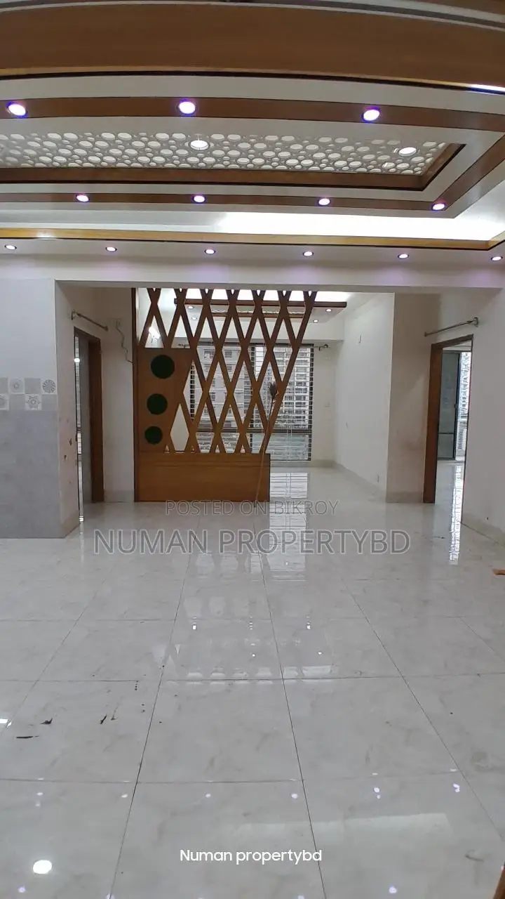 2100 sft 3 bed Full inter design new Luxury smai furnish flat rent