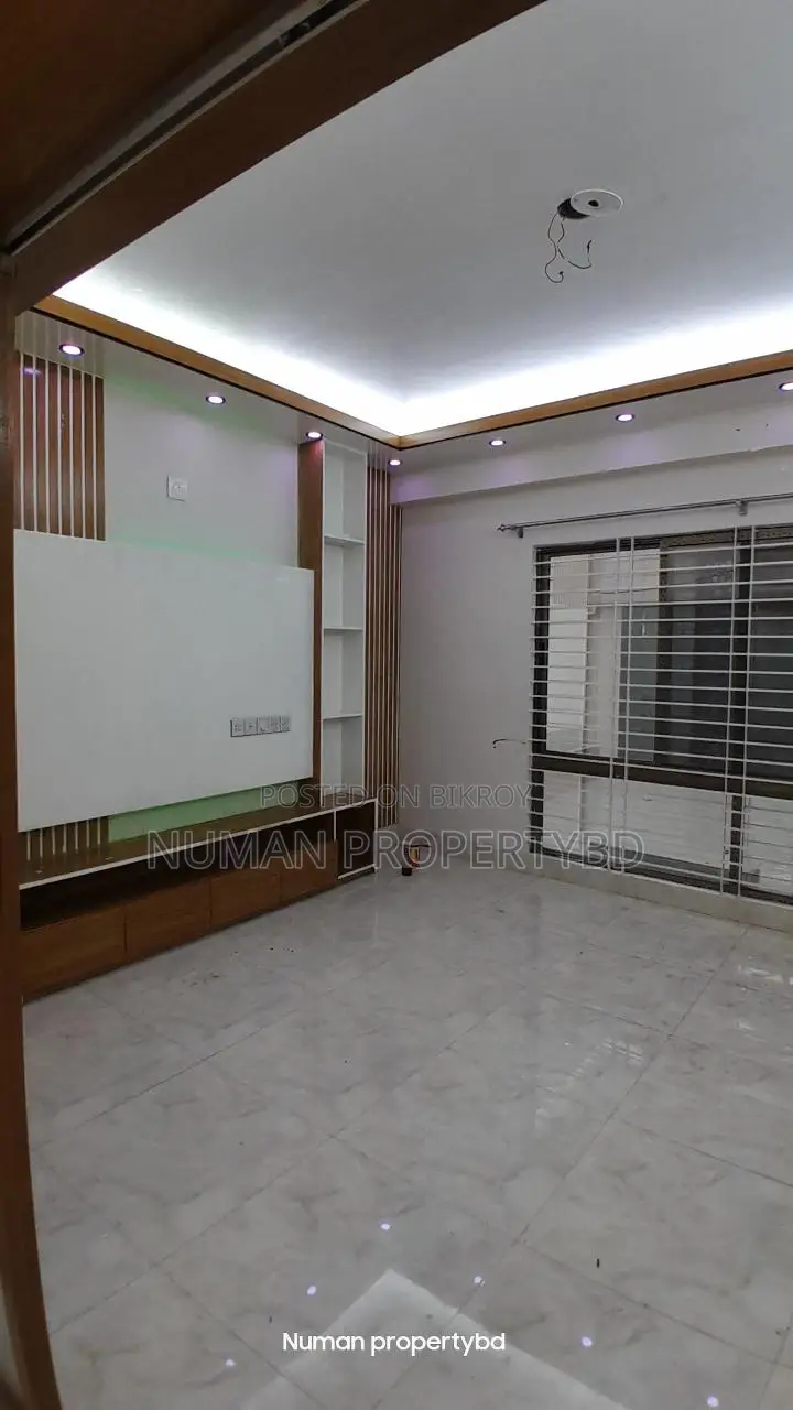 2100 sft 3 bed Full inter design new Luxury smai furnish flat rent