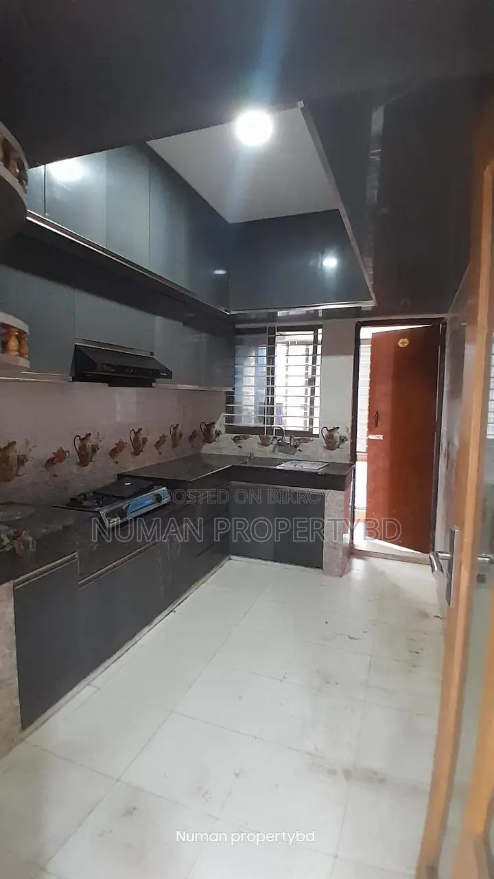 2100 sft 3 bed Full inter design new Luxury smai furnish flat rent