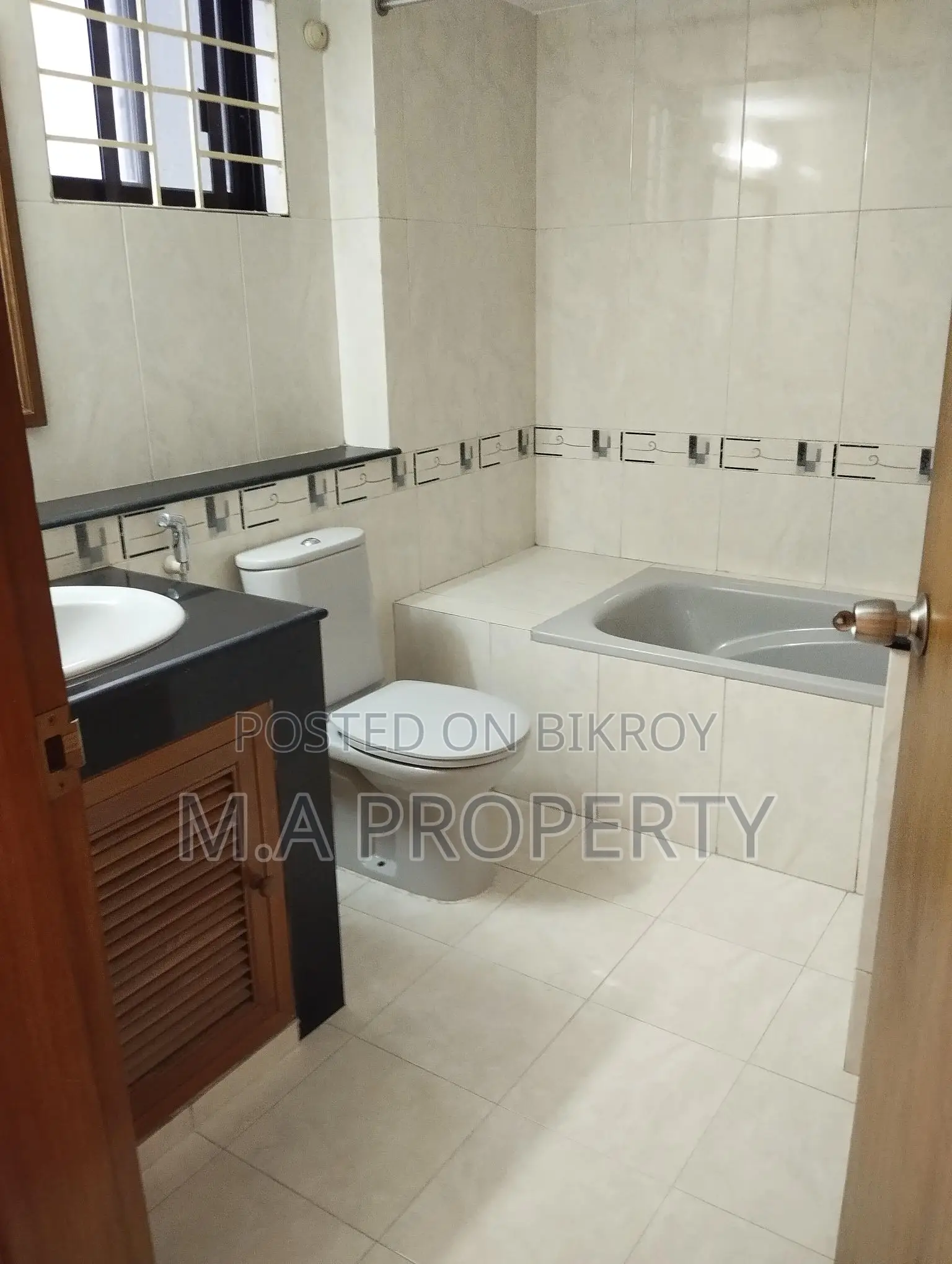 3700 SFT EXCELLENT SEMI-FURNISHED FLAT FOR RENT IN GULSHAN NORTH