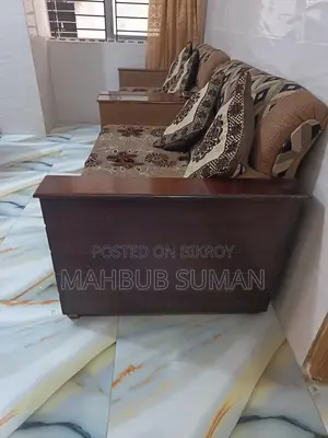সোফা সেট এবং টি টেবিল