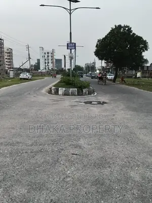 ১১০ ফুট রোড ৬ কাঠা কমার্শিয়াল সেক্টর-১৭/এ