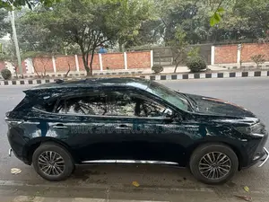 Toyota Harrier 2.5 Hybrid 4WD 2016