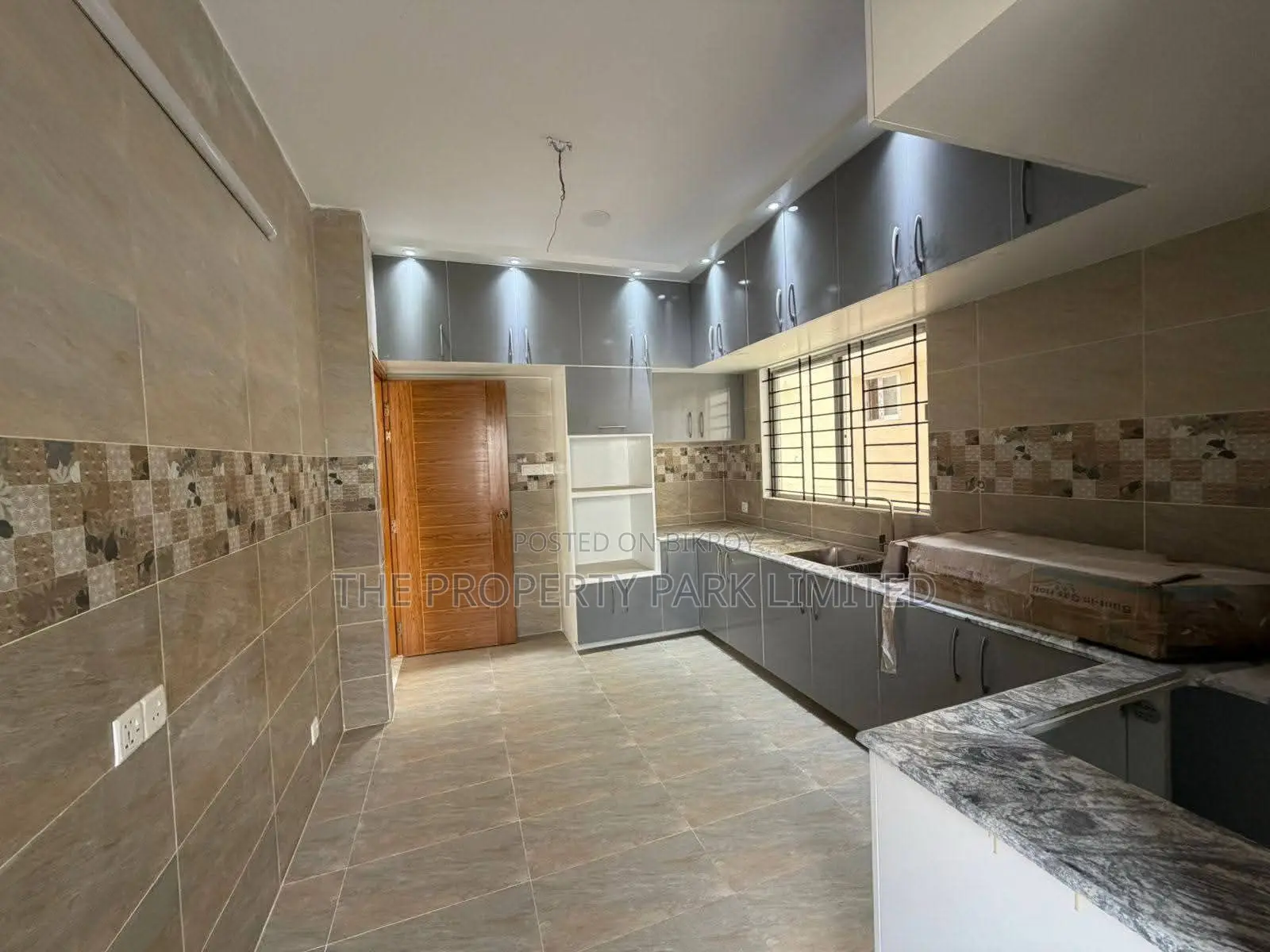 Furnished 3bdrm Apartment in Dhanmondi for Sale