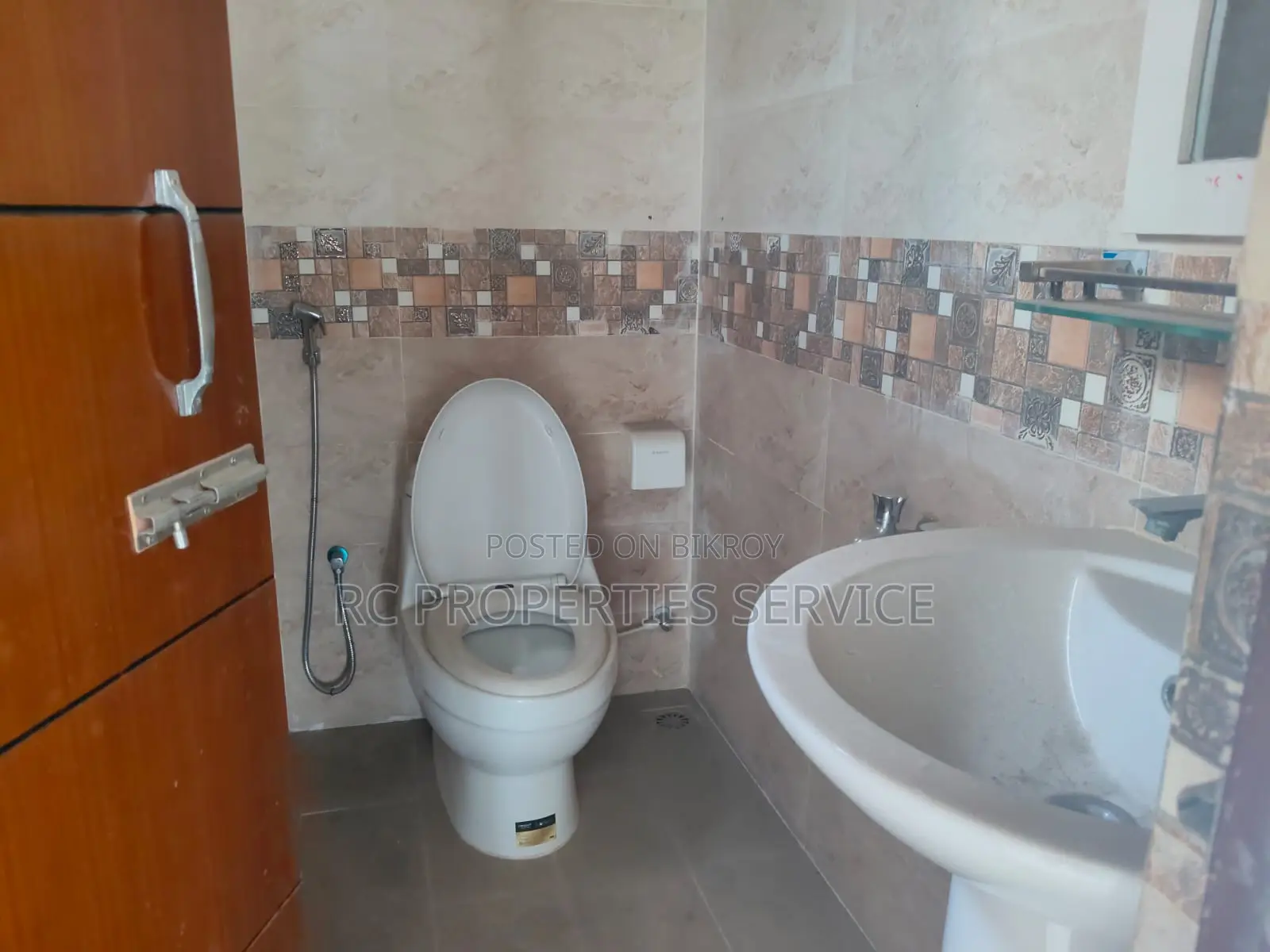 2000sft Luxurious office space for rent in Uttara-12 (04)
