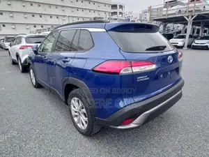 টয়োটা করোলা ক্রস এস প্যাকেজ মুনরুফ ২০২০