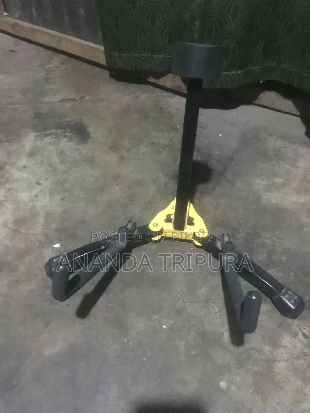 Hercules Acoustic Guitar Stand