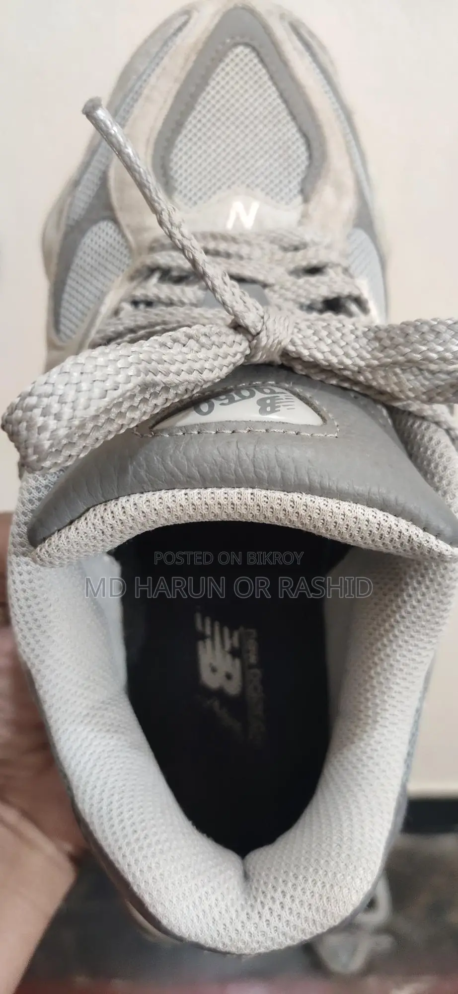 A pair of shoes like new for sale