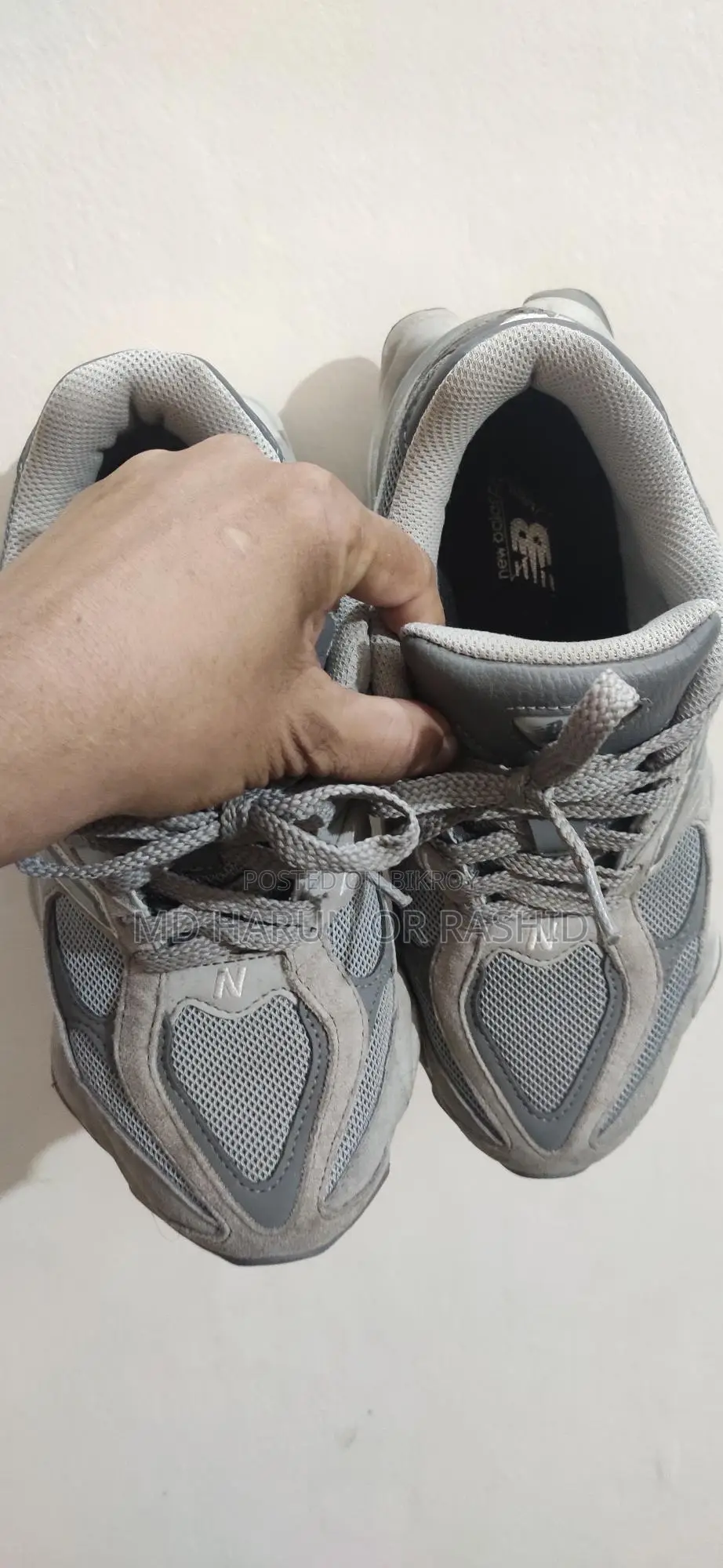 A pair of shoes like new for sale