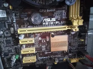 ASUS H81M Plus Motherboard ; Samsung Monitor