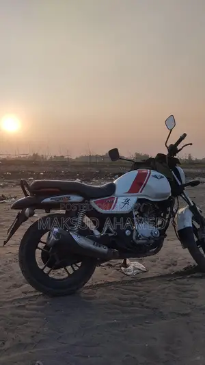 Bajaj V15 . 2018