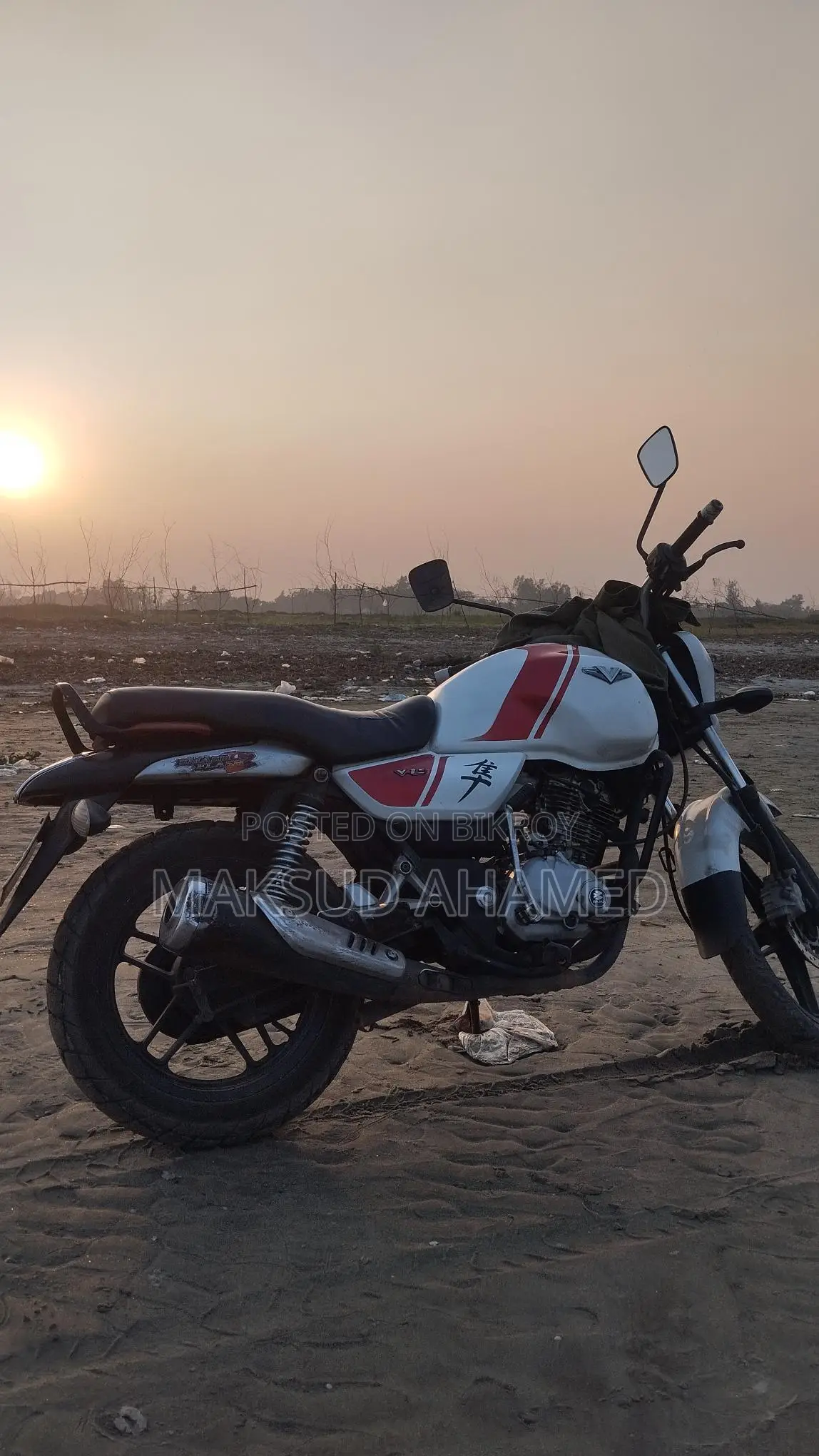 Bajaj V15 . 2018