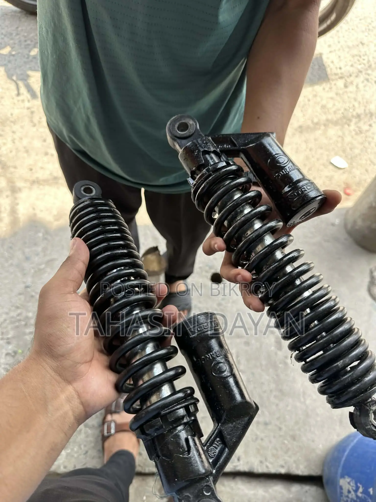 Bajaj Pulsar 150 Back Suspension