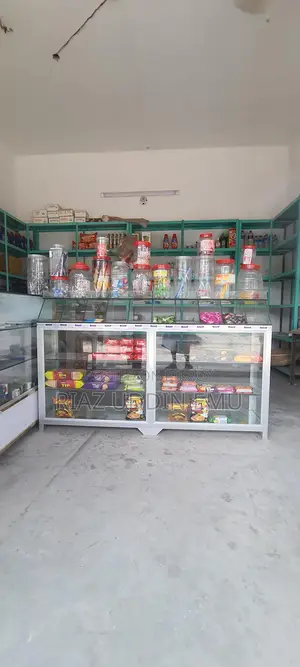 দোকানের রেক ও কাউন্টার ছোকেছ