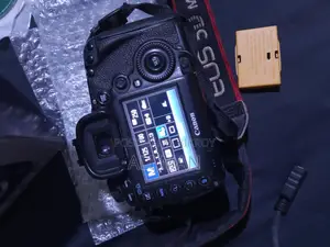 5d mark iii (full box) camera