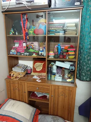 শোকেস বিক্রী