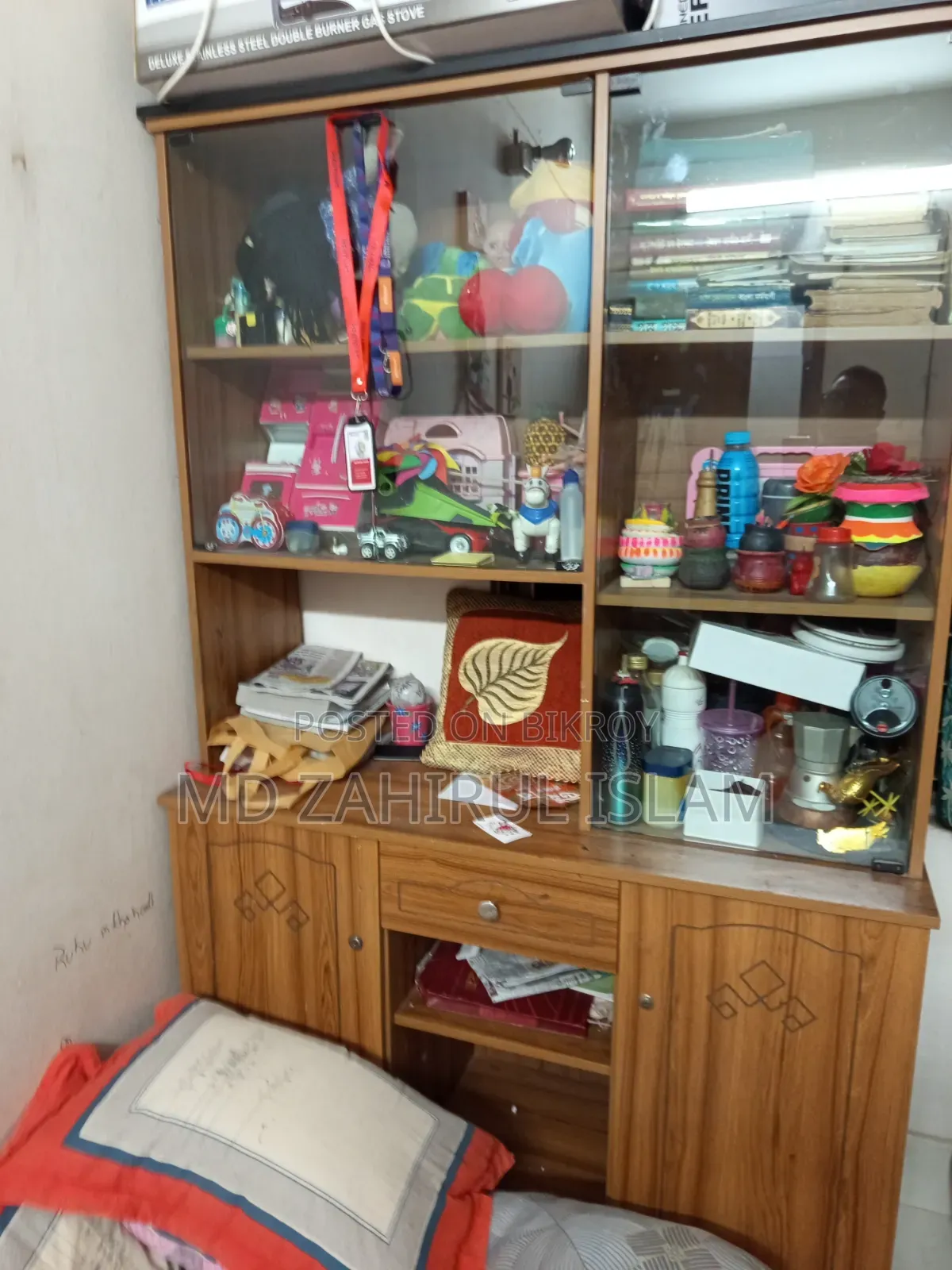 শোকেস বিক্রী