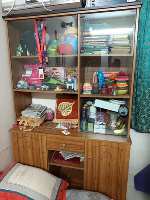 শোকেস বিক্রী