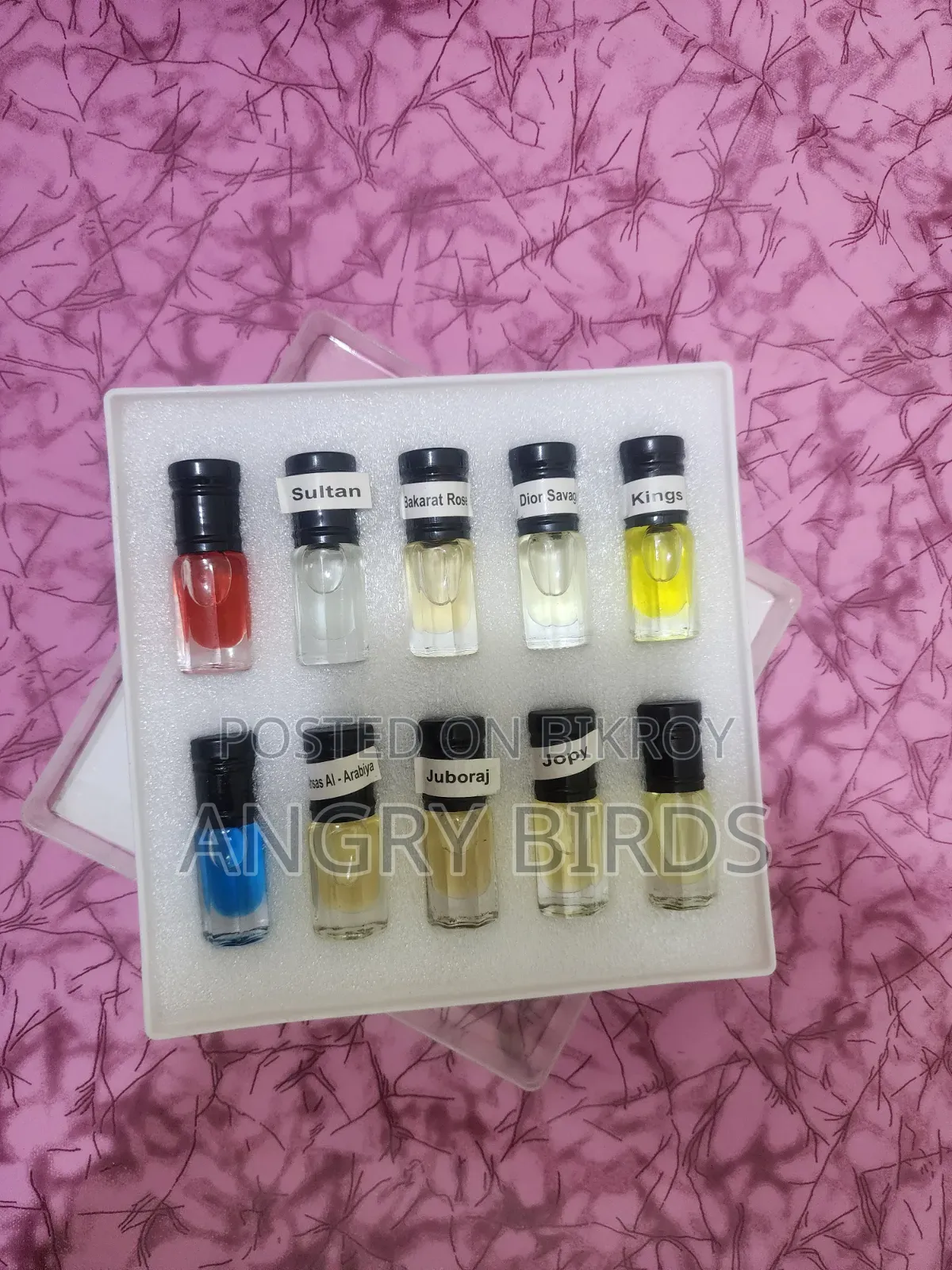 ১০ পিচ আতর (ভিন্ন ভিন্ন ঘ্রাণ)