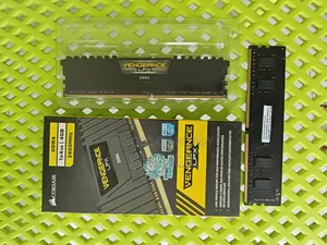 DDR4 RAM 4 + 4 GB Fresh