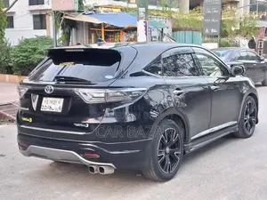 Toyota Harrier প্রিমিয়াম প্যাকেজ ২০১৪