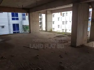South-facing flat for sale in a natural and pleasant environment, 1740 sq ft