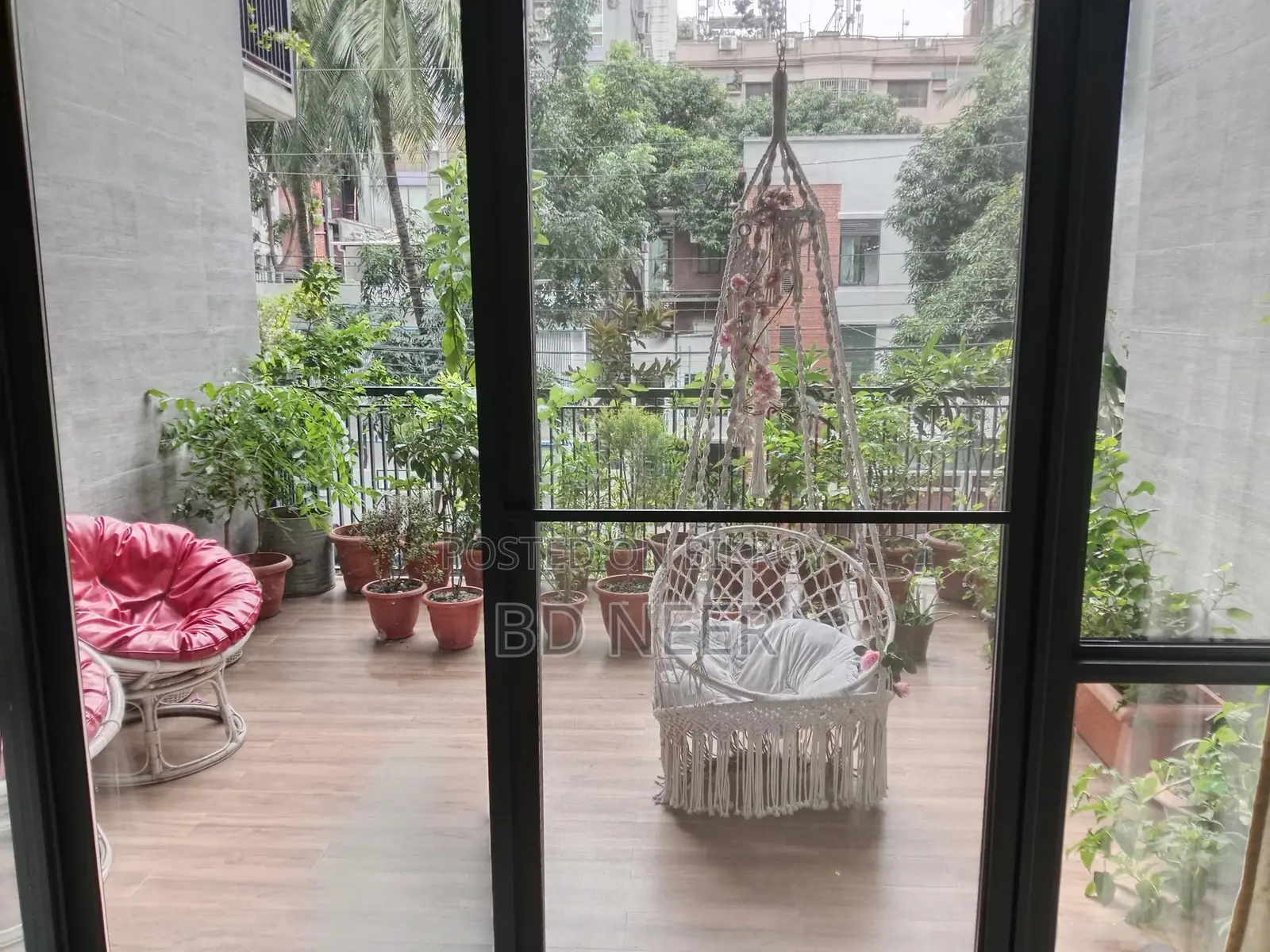 Gorgeous looking fully furnish 4 Bed room apt rent in banani