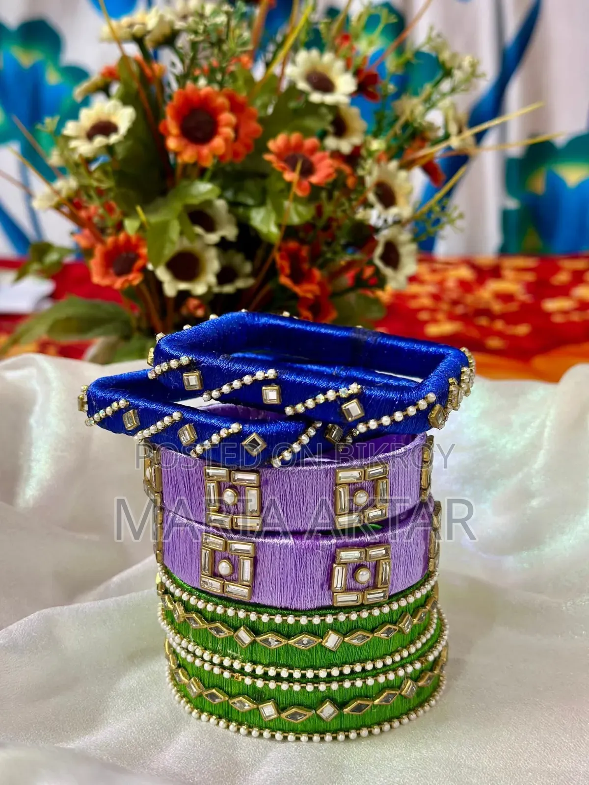 সুন্দর হাতে তৈরি চুড়ির সেট