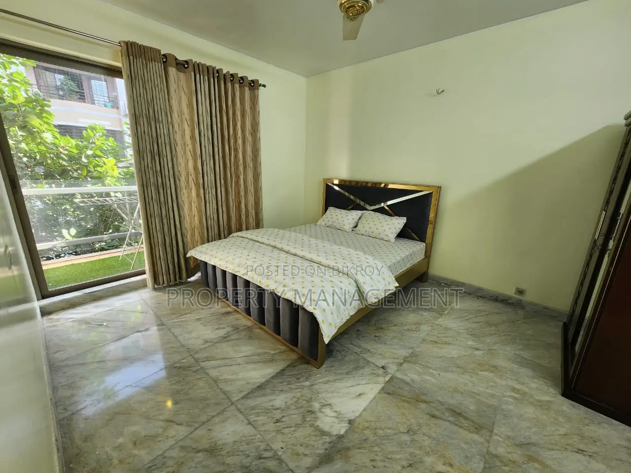 গুলশানে ৩২০০ বর্গফুটের চমৎকার ফার্নিশড অ্যাপার্টমেন্ট ভাড়া
