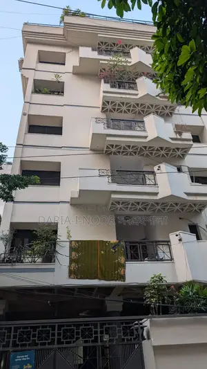 গুলশানে লেক ভিউ সুইমিংপুল সহ সাত কাঠা জমিতে ছয় তলা বাড়ী বিক্রি