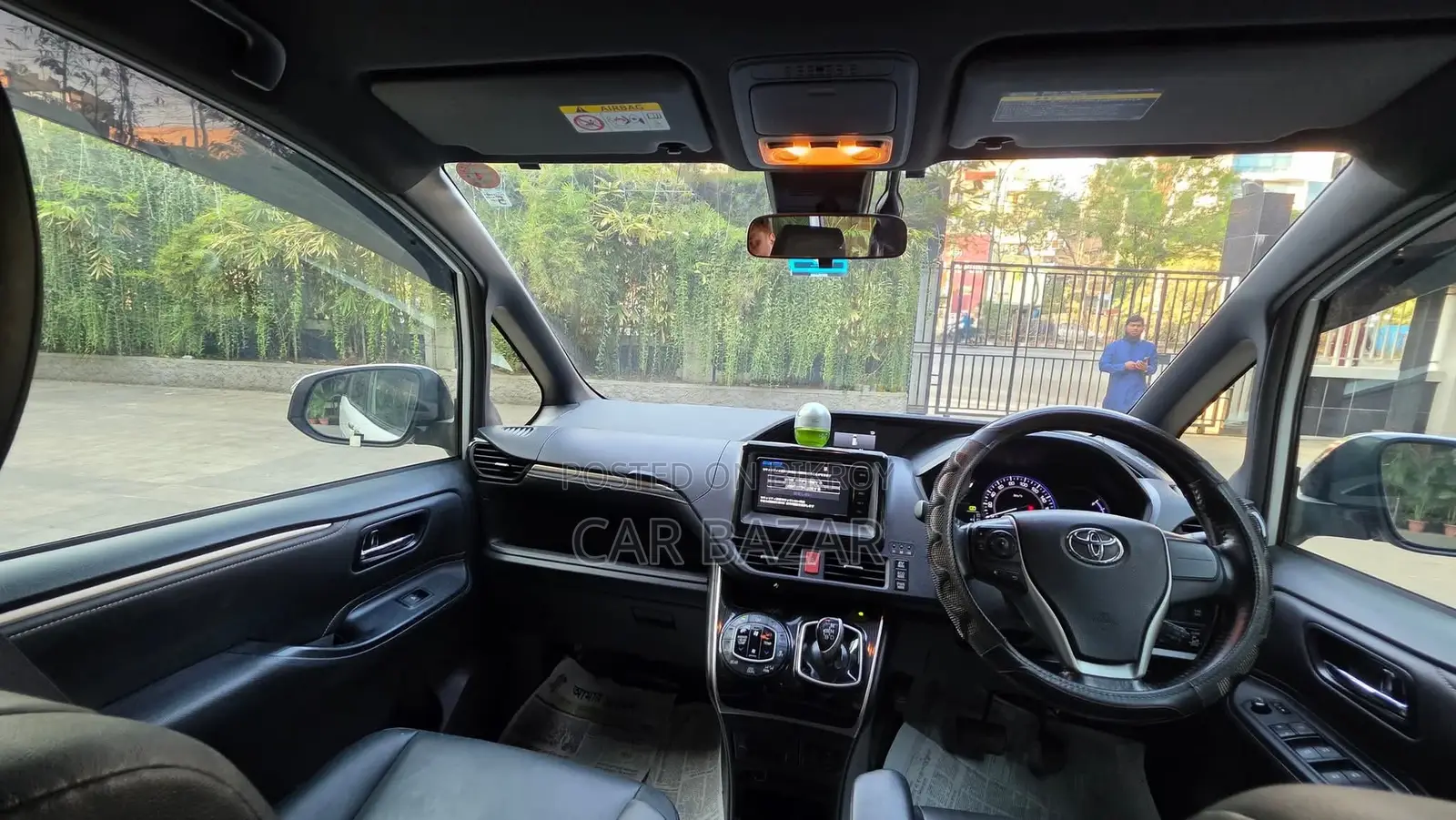 Toyota Noah Esquire Gi Premium 2017