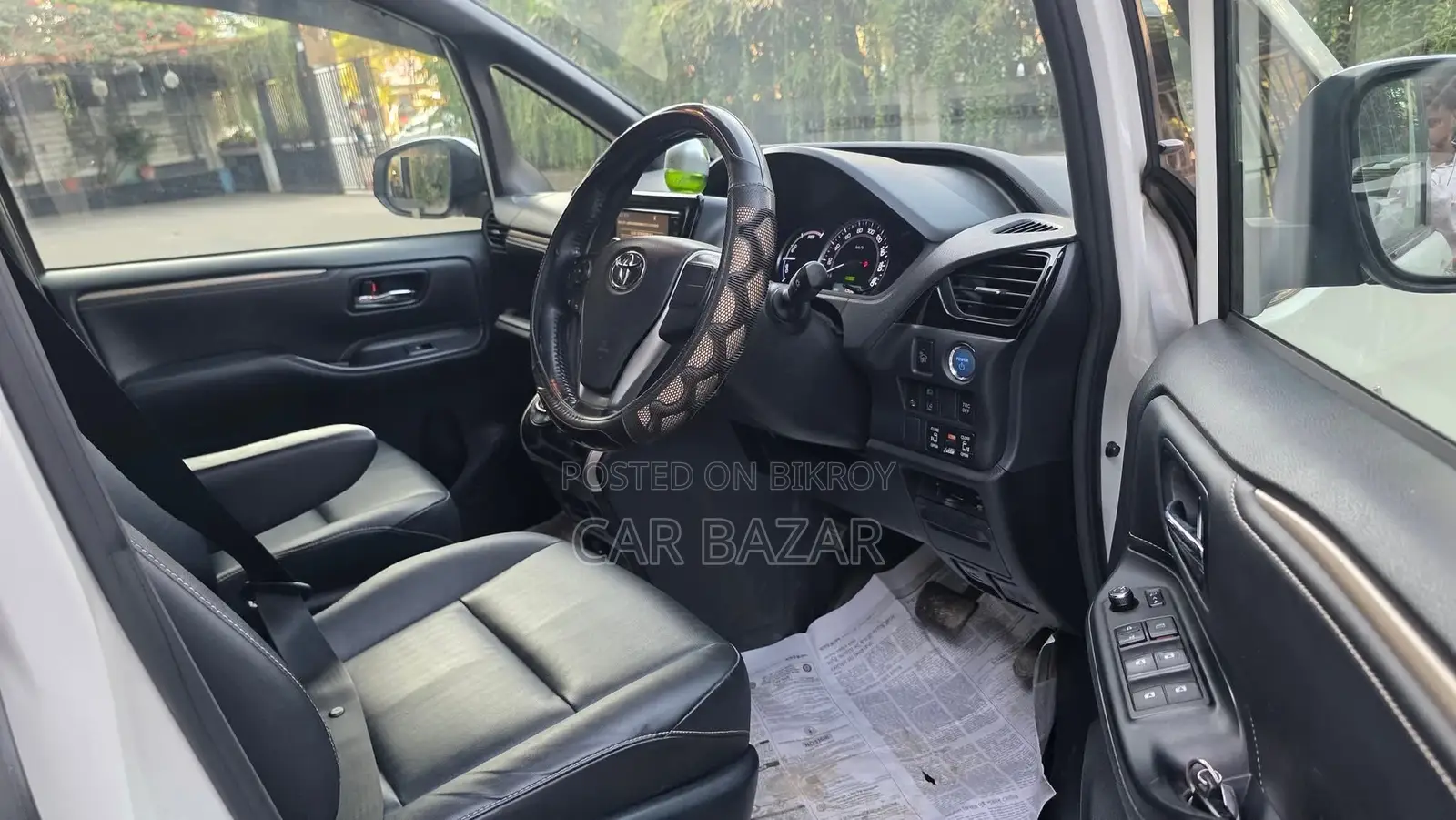 Toyota Noah Esquire Gi Premium 2017
