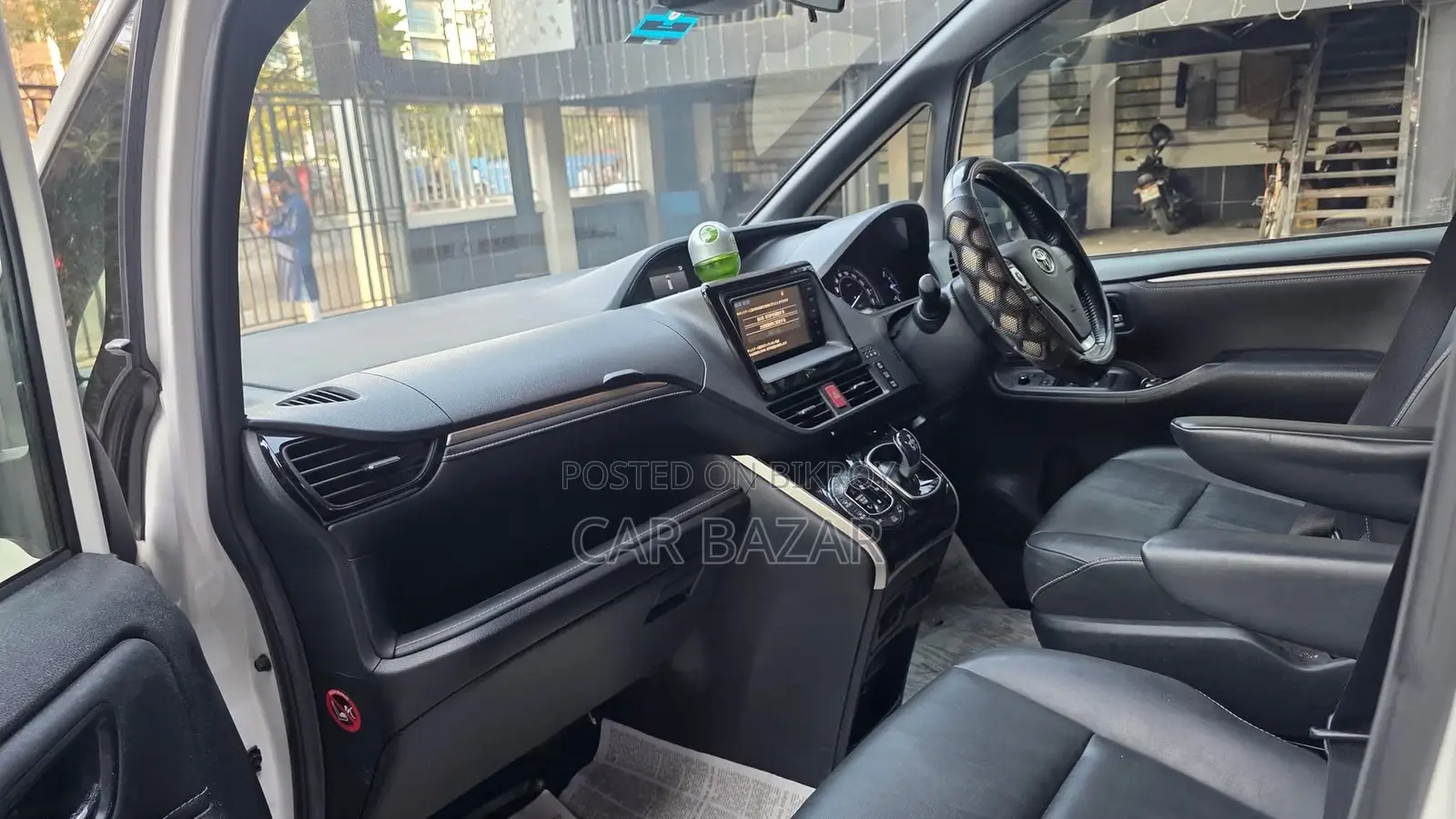 Toyota Noah Esquire Gi Premium 2017