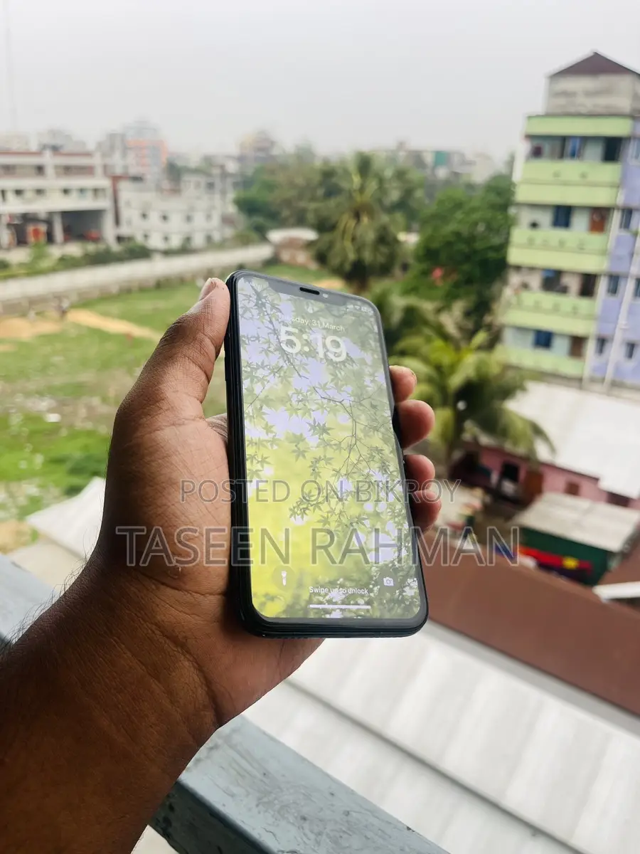 Apple iPhone X 64GB (Used)