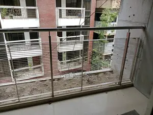 very nice 2200 sft 3 Bed room apt rent in banani