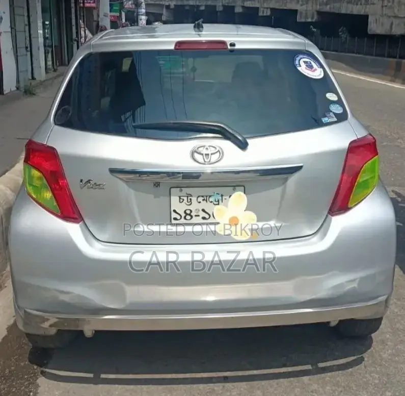 টয়োটা ভিটস ১.৫ এফডব্লিউডি ৫-দরজা ২০১২ সিলভার