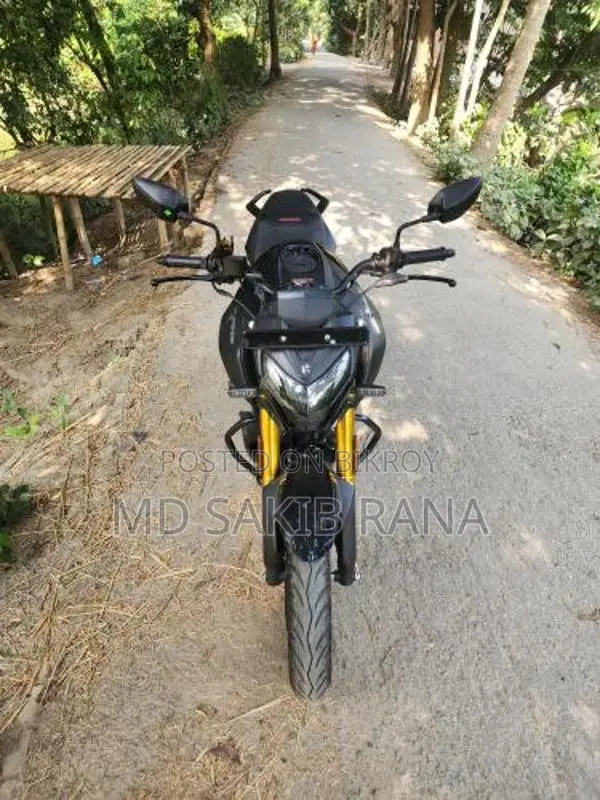 Hero Xtreme 160R . 2025