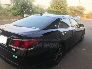 Toyota Crown ATHLATE S সানরুফ ২০১৭