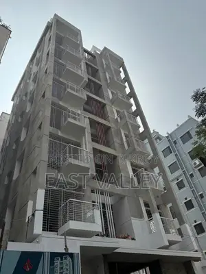 1500 Sqft Allmost Ready Flat For Sell In Bashundhara R/A