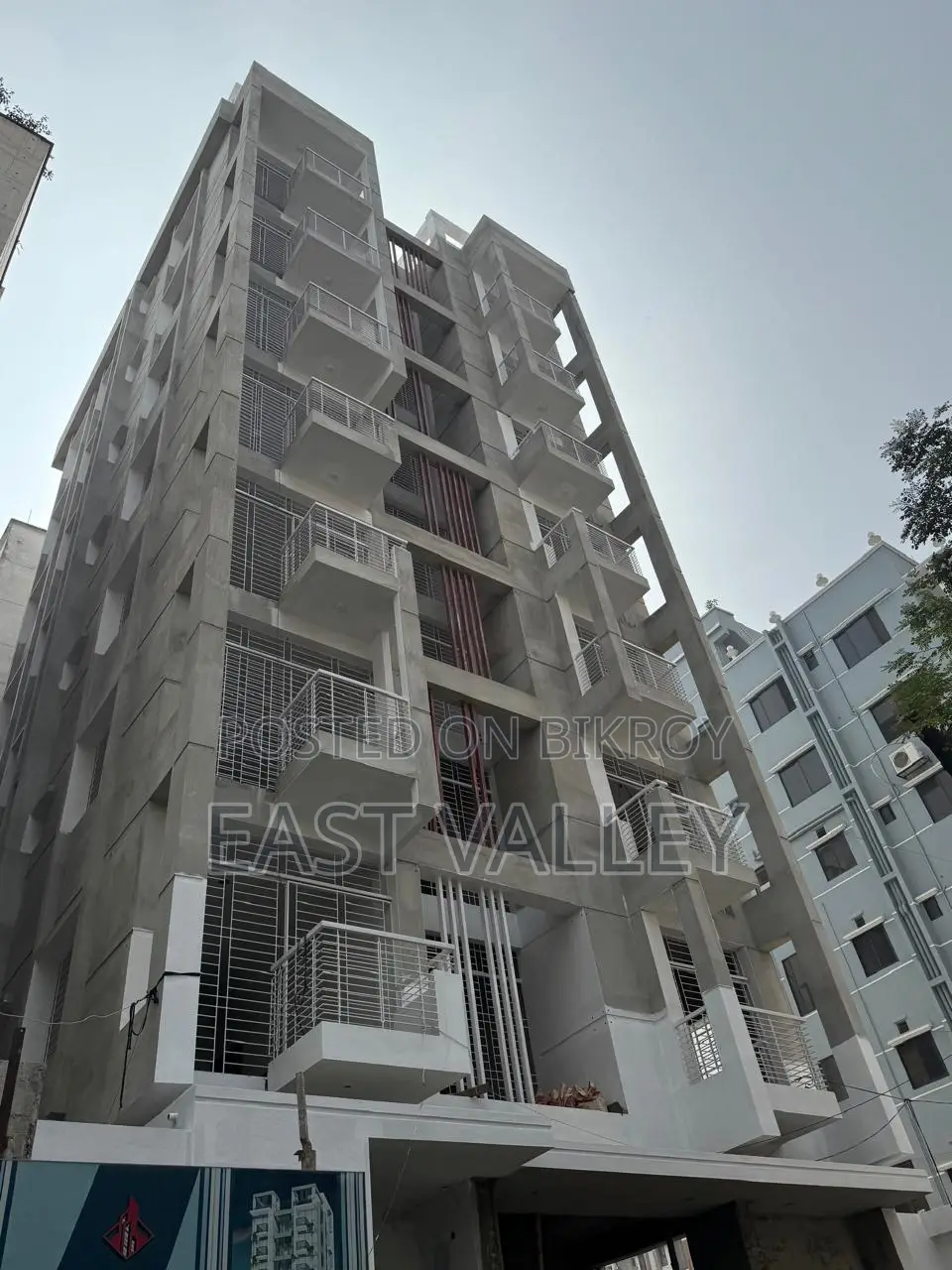 1500 Sqft Allmost Ready Flat For Sell In Bashundhara R/A