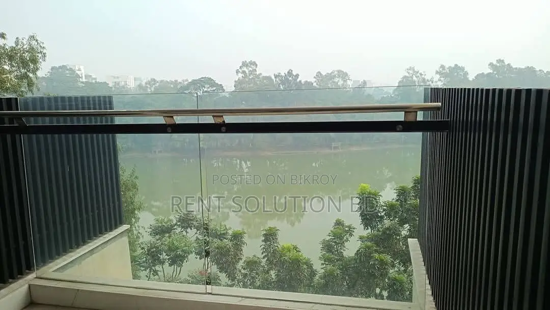 গুলশান উত্তরে লেকসাইড সেমি-ফার্নিশড জিম ও সুইমিং পুলসহ ফ্ল্যাট ভাড়া