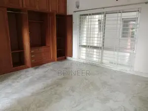 Very well semi furnish 3 Bed room apt rent in Gulshan