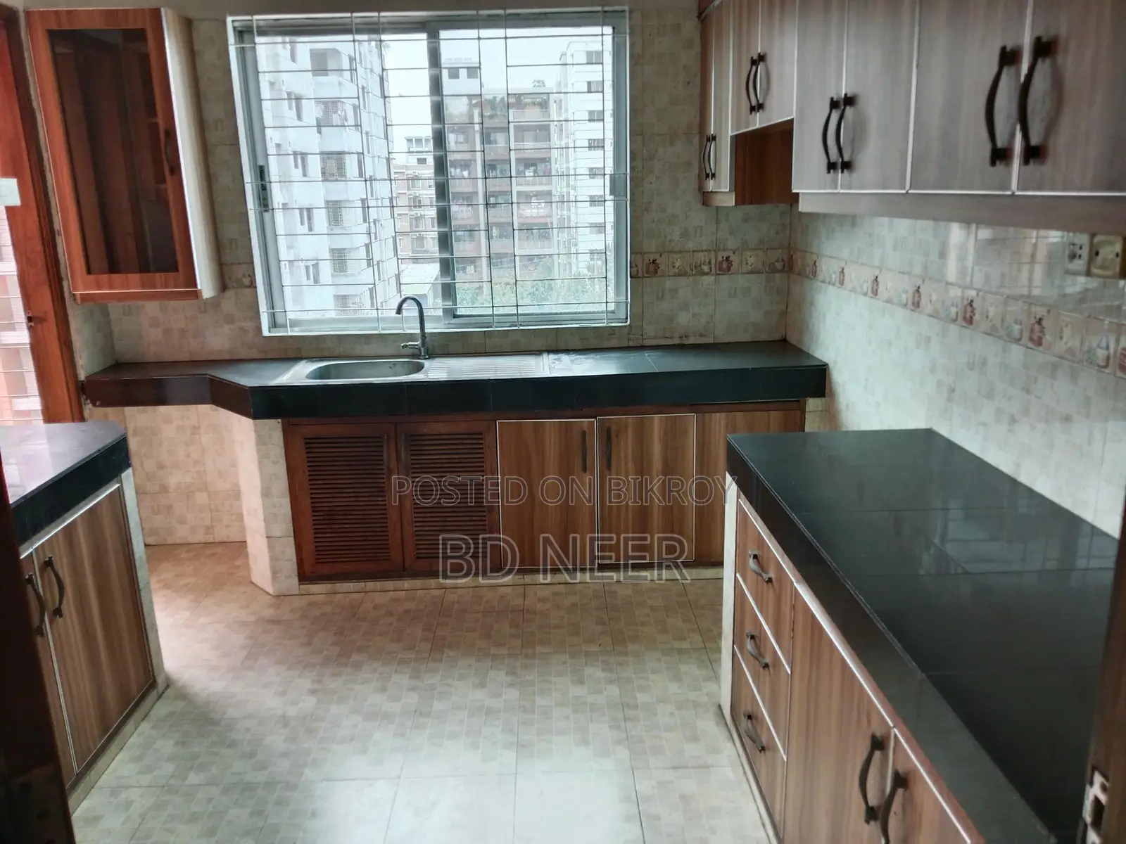 nice 3 Bed room apt available in banani