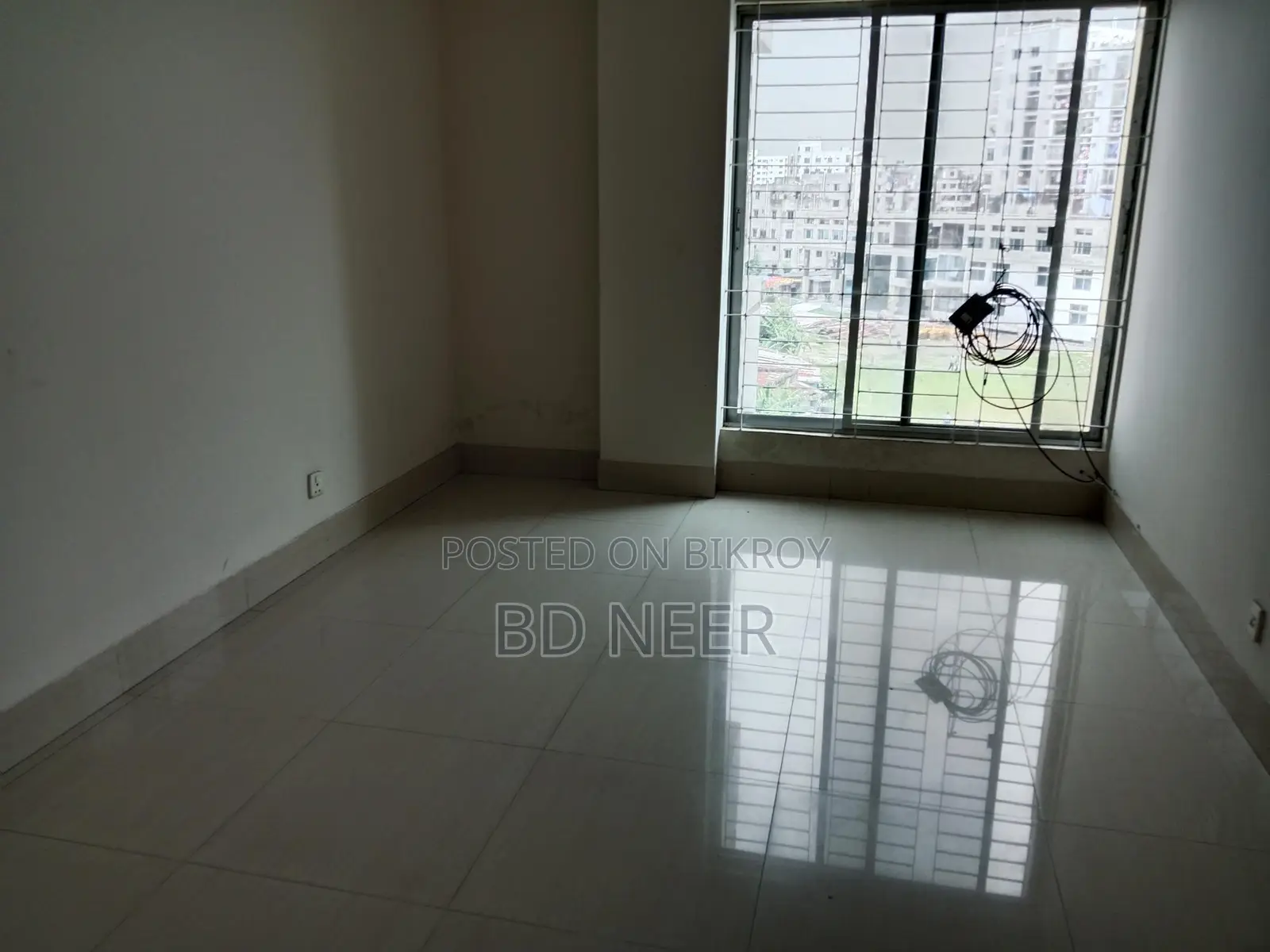 nice 3 Bed room apt available in banani