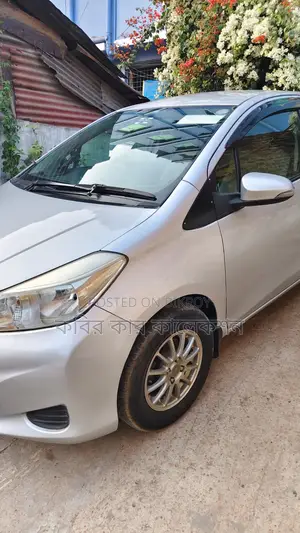 টয়োটা ভিটজ সিলভার ২০১১