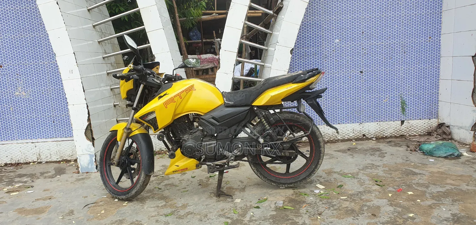 TVS Apache RTR 160 2V 2022 Yellow