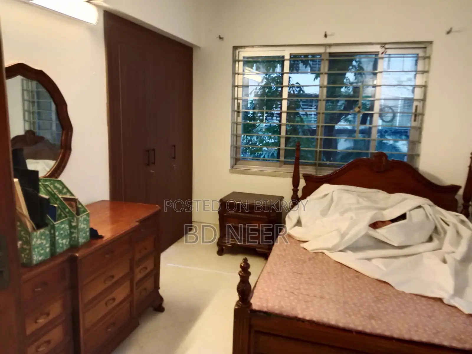 Duplex semi furnish 4 Bed room apt rent in banani North