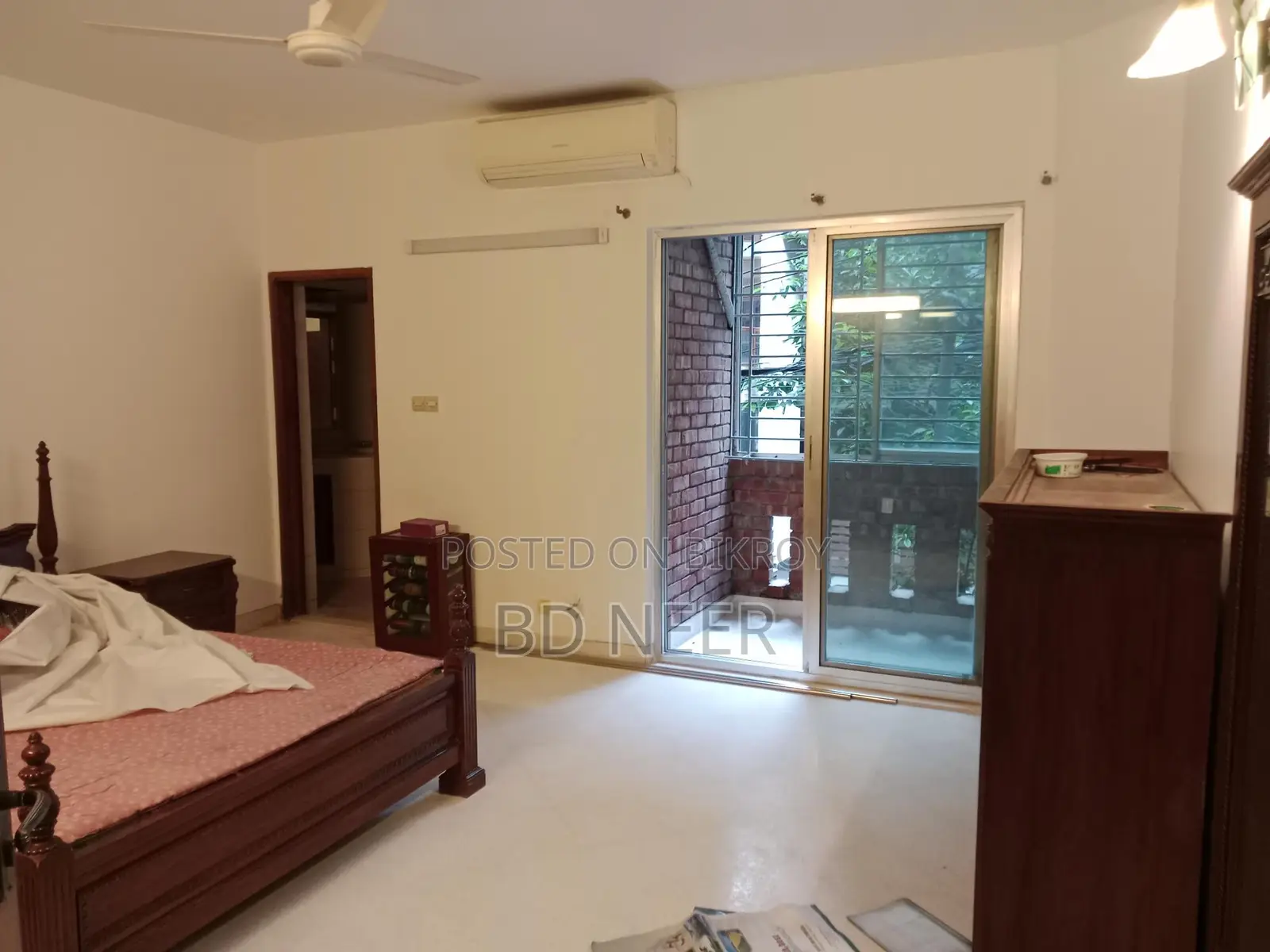 Duplex semi furnish 4 Bed room apt rent in banani North
